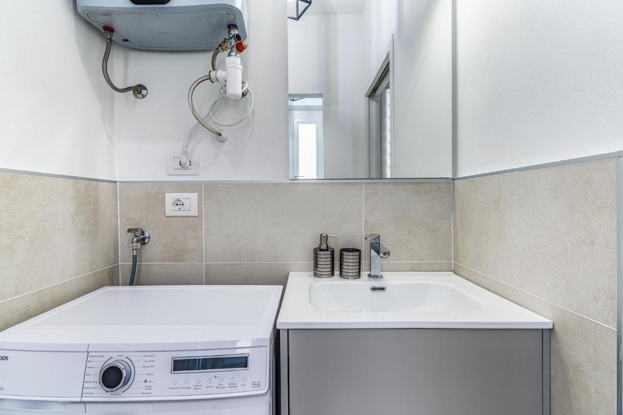 Pisani Apartment Milan Exterior photo